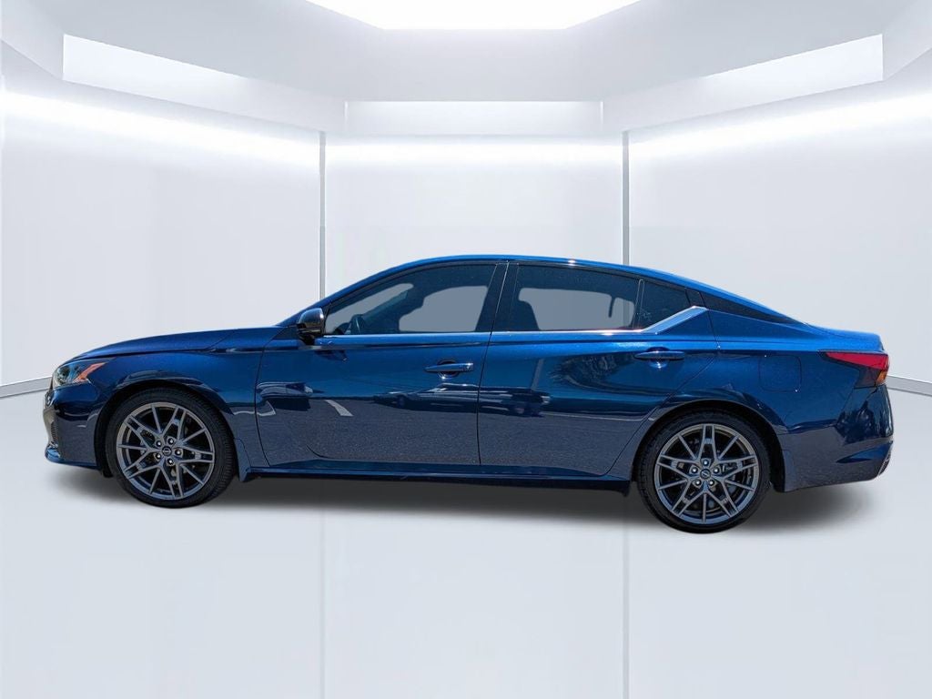 2023 Nissan Altima 2.0 SR