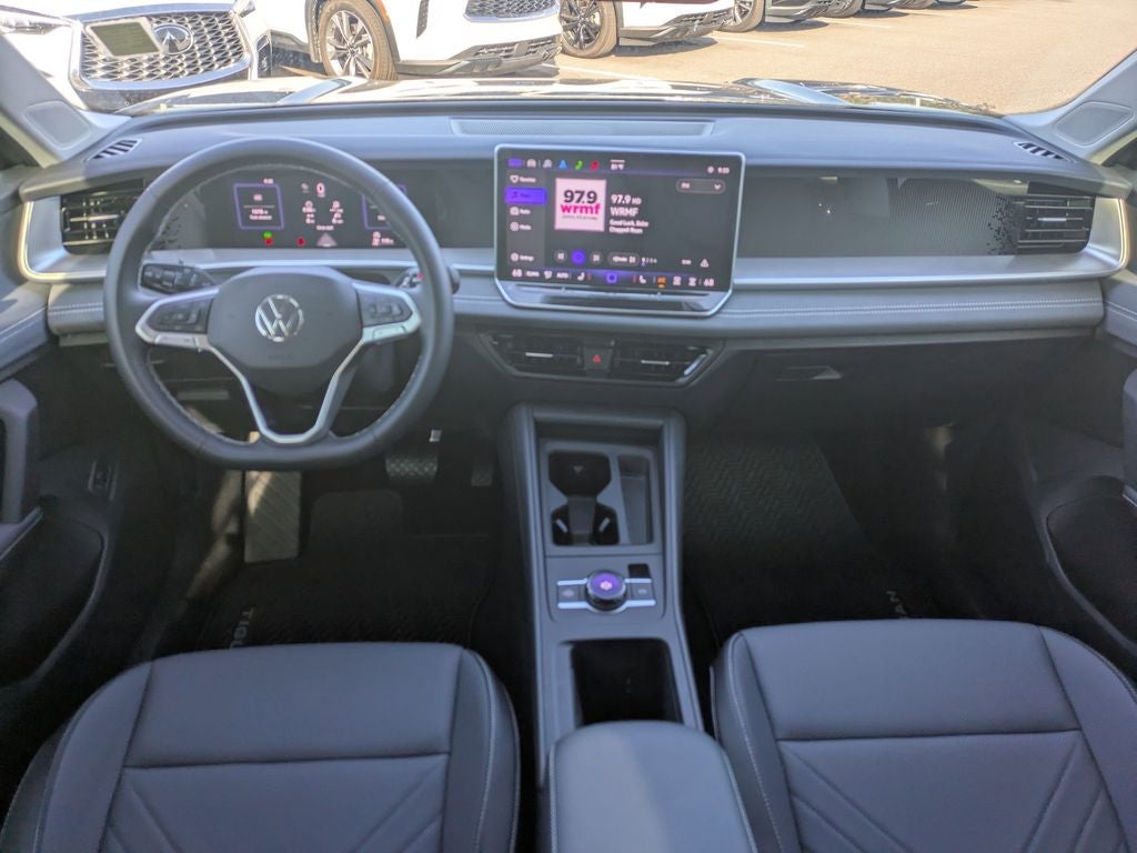 2025 Volkswagen Tiguan 2.0T SE