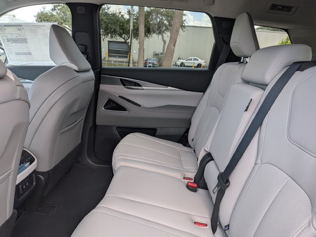 2027 INFINITI QX60 Luxe AWD