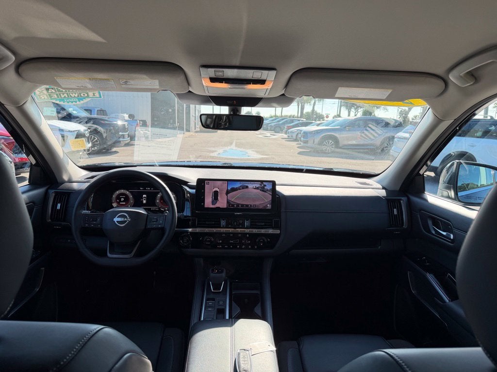 2026 Nissan Pathfinder SL