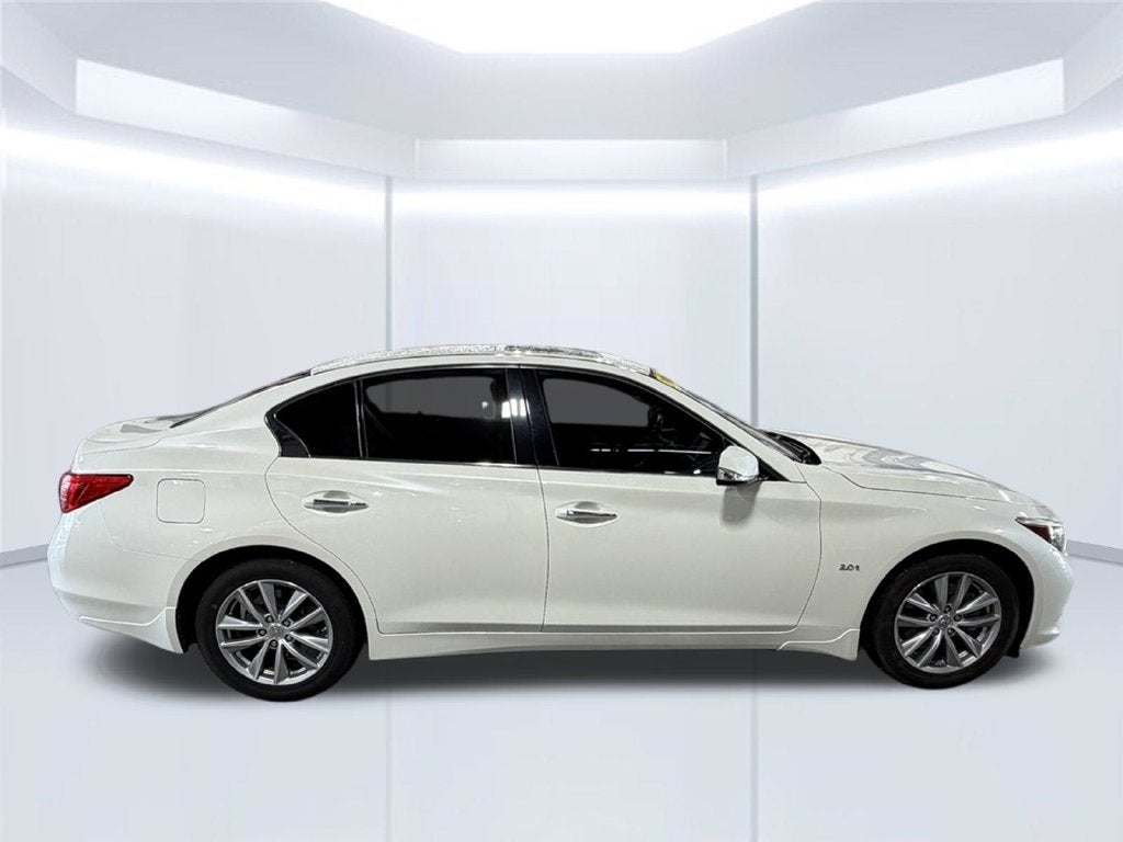 2017 INFINITI Q50 Premium