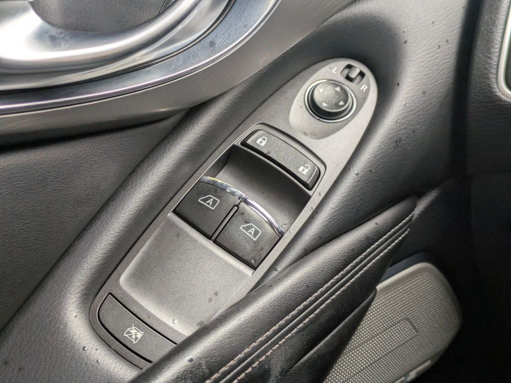 2017 INFINITI Q60 Premium AWD