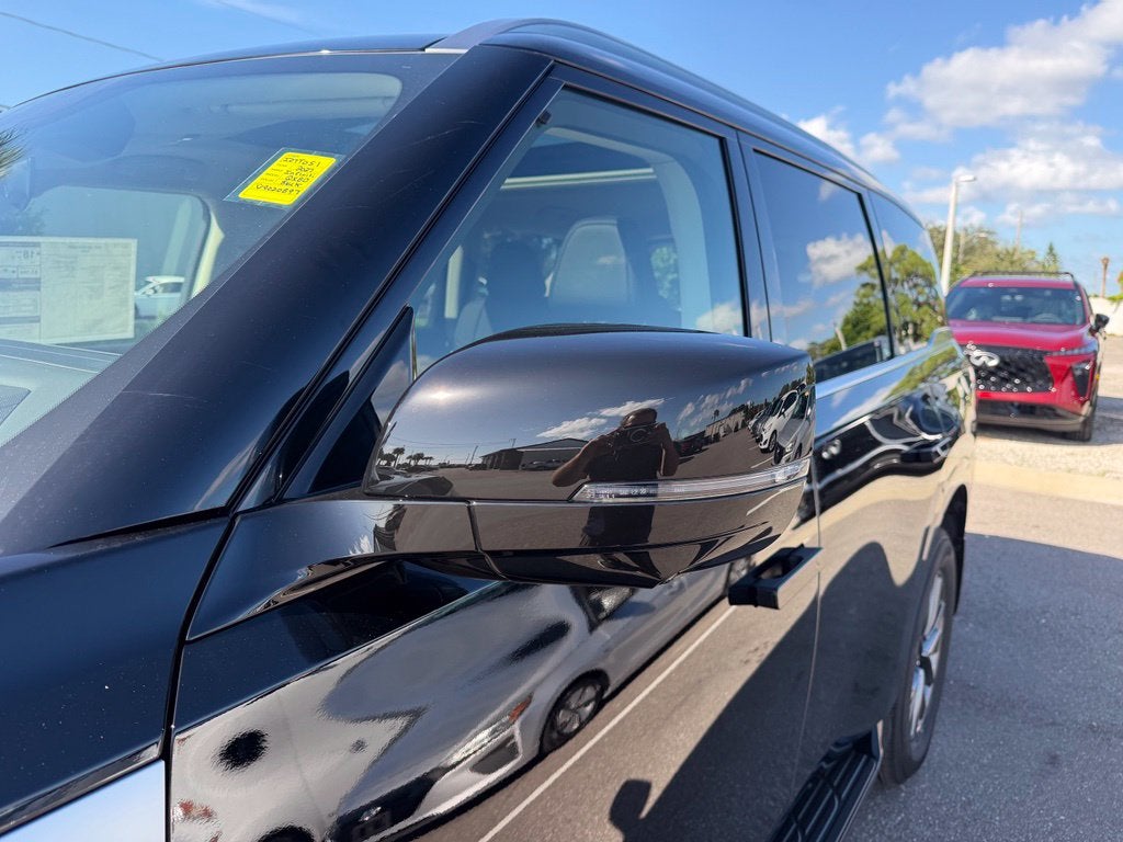 2027 INFINITI QX80 Pure 2WD