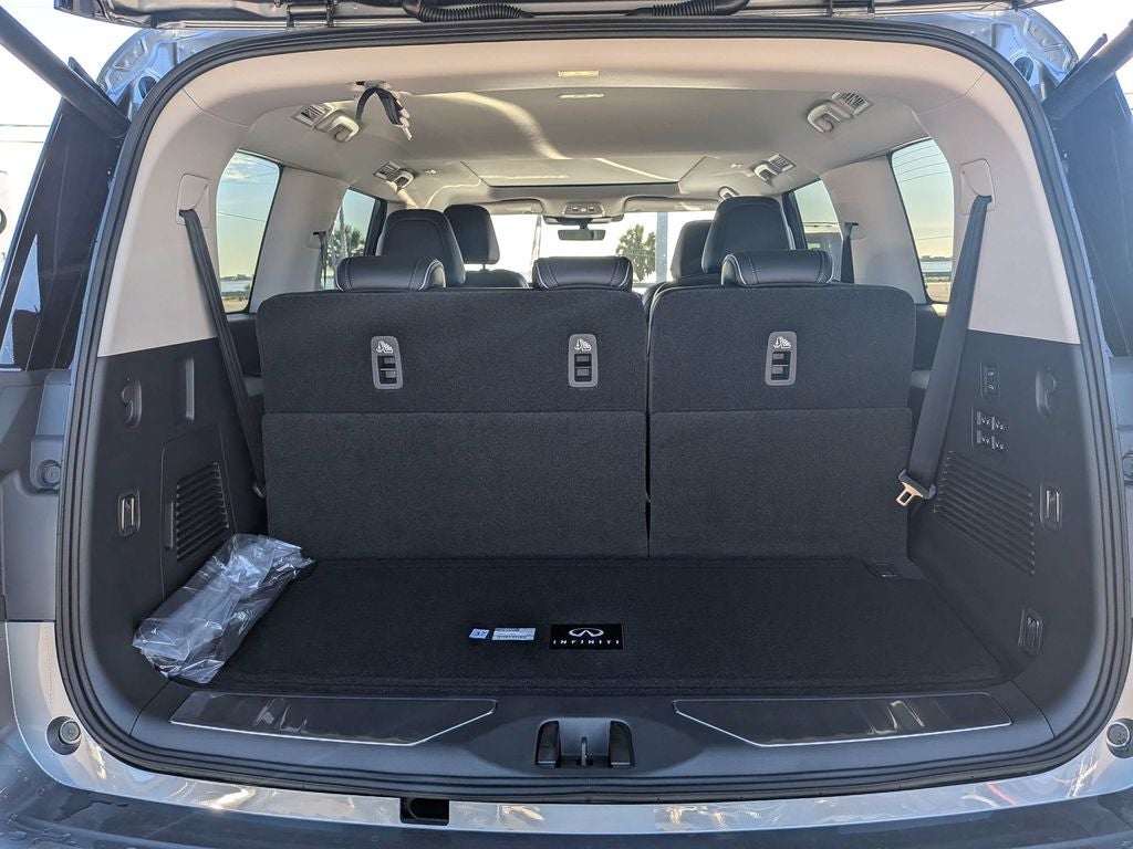 2027 INFINITI QX80 Luxe 2WD