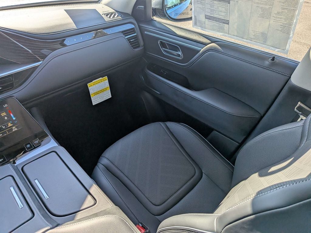 2027 INFINITI QX80 Luxe 2WD