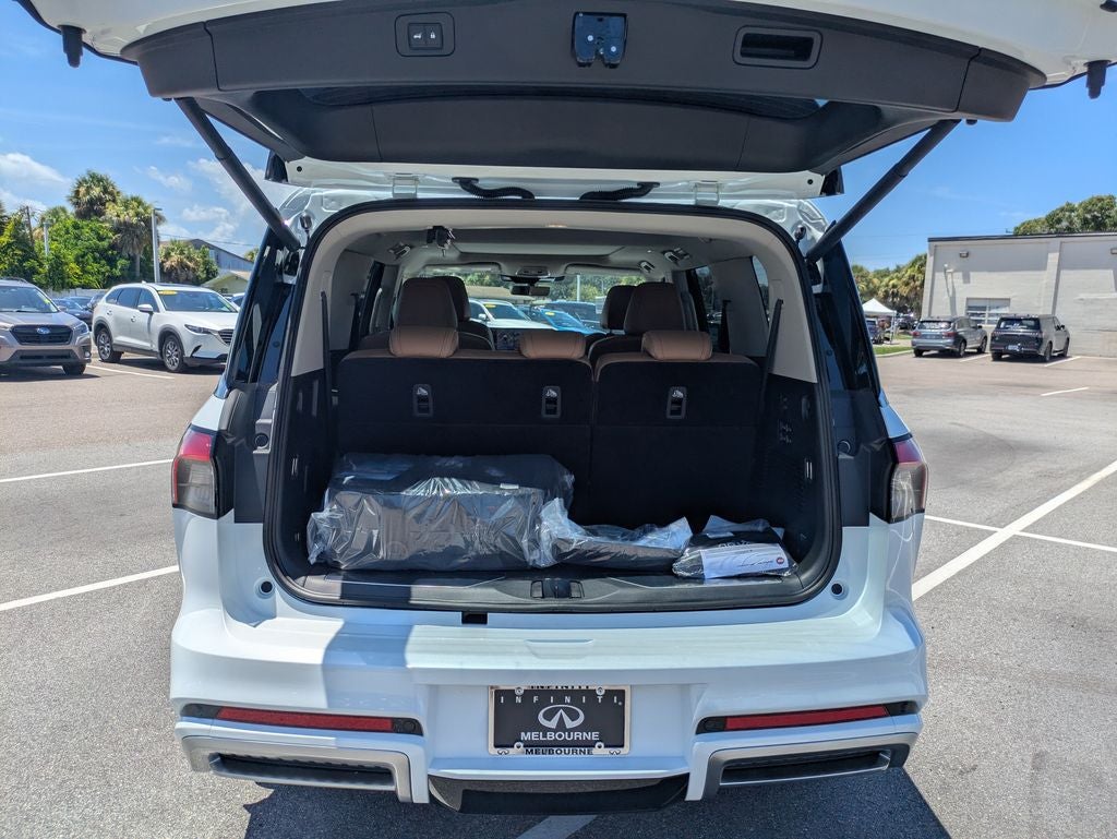 2027 INFINITI QX80 Luxe 2WD