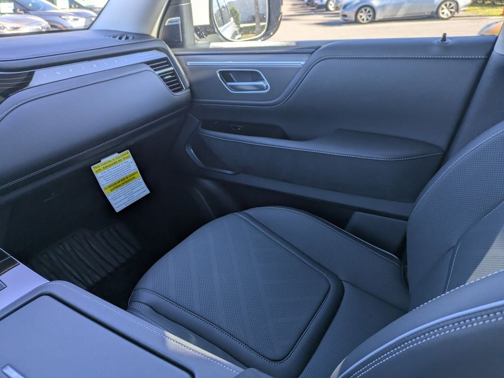 2025 INFINITI QX80 Luxe 4WD