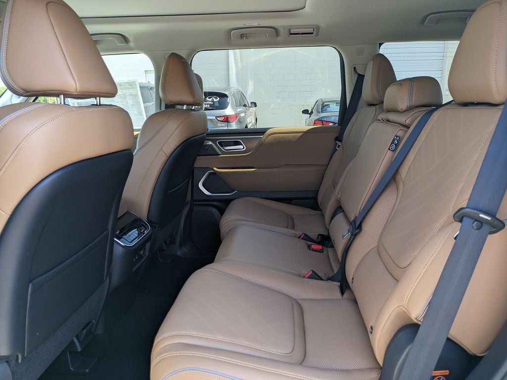 2027 INFINITI QX80 Luxe 4WD
