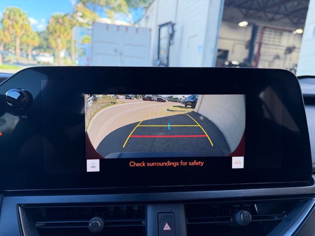 2023 Lexus UX 250h F SPORT Handling
