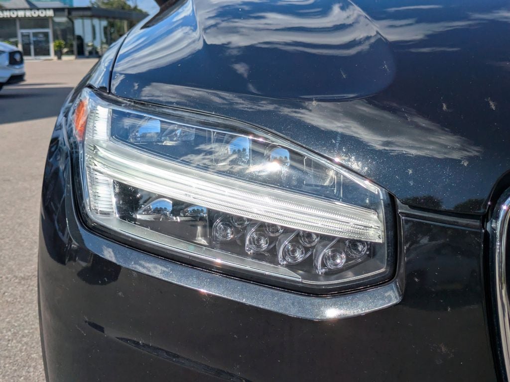 2022 Volvo XC90 T5 Momentum