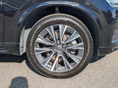2022 Volvo XC90 T5 Momentum