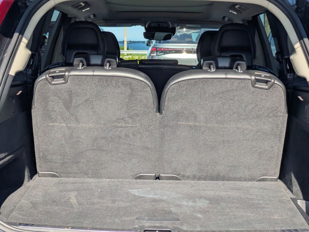 2022 Volvo XC90 T5 Momentum