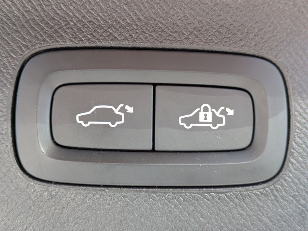 2022 Volvo XC90 T5 Momentum