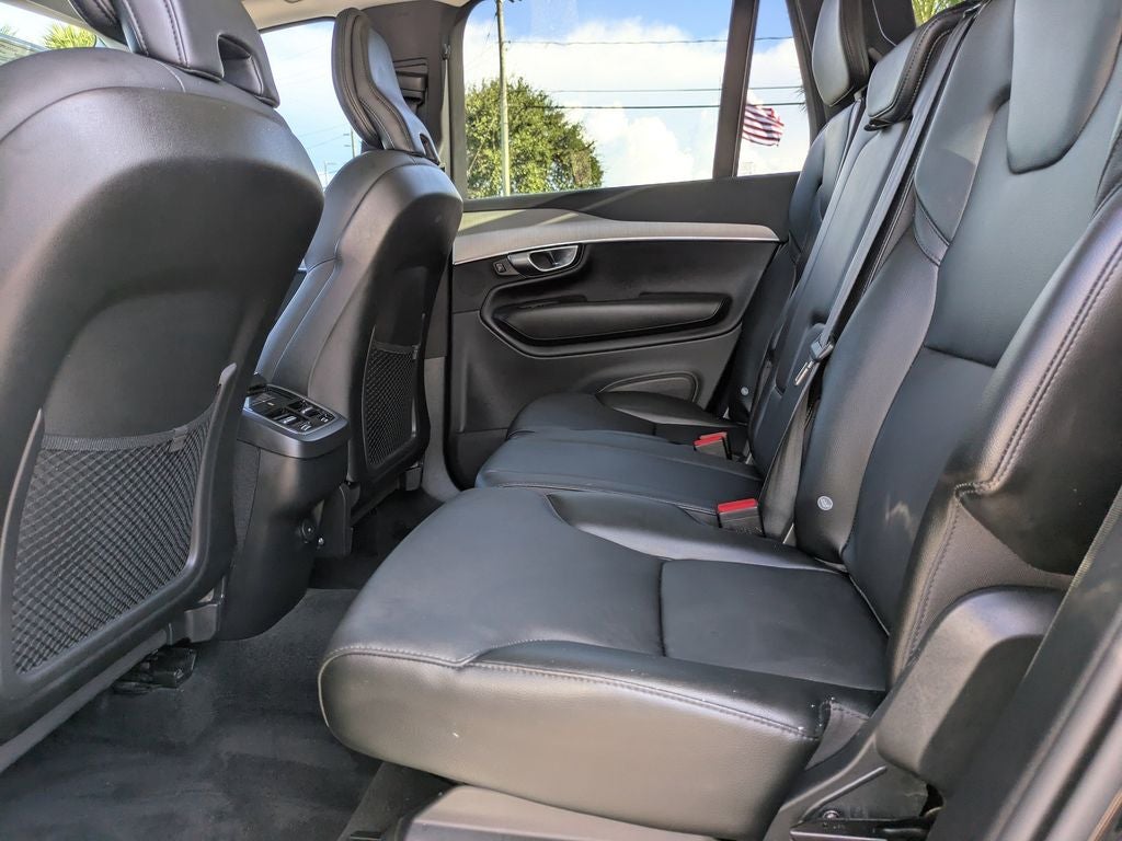 2022 Volvo XC90 T5 Momentum