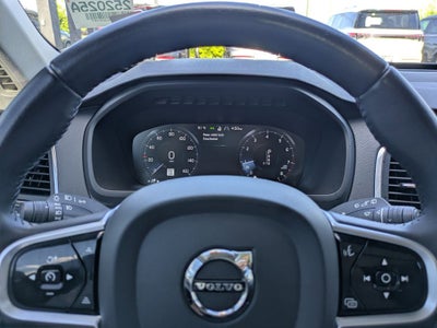 2022 Volvo XC90 T5 Momentum