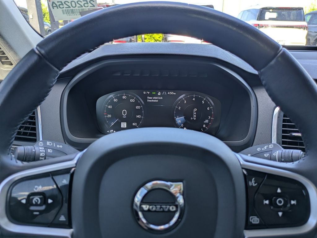 2022 Volvo XC90 T5 Momentum