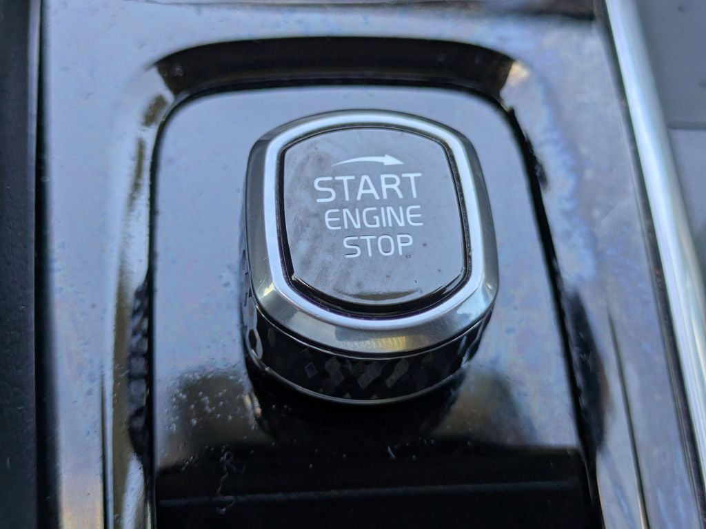 2022 Volvo XC90 T5 Momentum