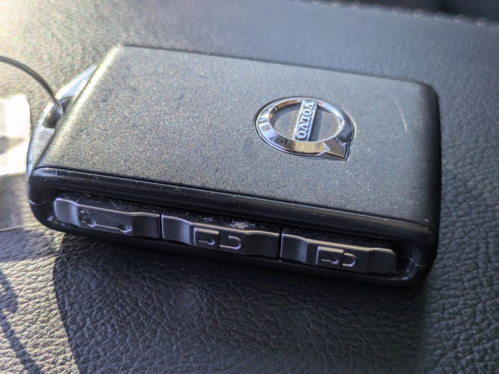 2022 Volvo XC90 T5 Momentum