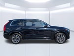 2022 Volvo XC90 T5 Momentum
