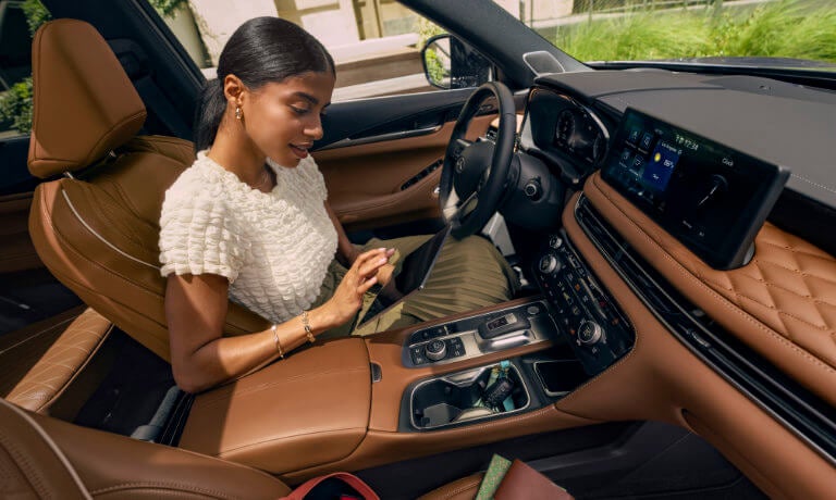 2025 INFINITI QX60 Interior Front Seating